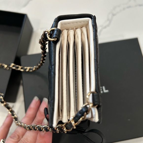 SOLD-Chanel 22B book card holder on chain - Picture 7 of 15